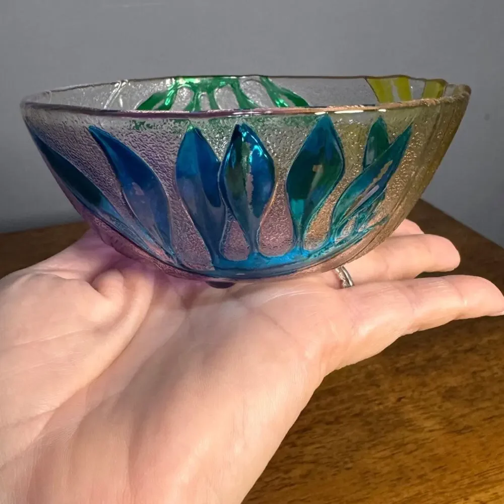 Vintage Indonesian Glass Bowls Hand Painted Set of 4 2 1/4" Tall 6 1/2" Across - Picture 5 of 7